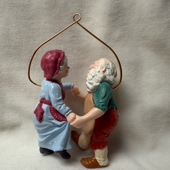 Mr. and Mrs. Claus Hallmark Ornament - Picture 2 of 6